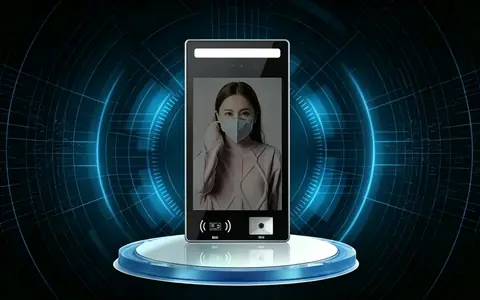 二兔云门禁刷脸版动态人脸识别终端主图